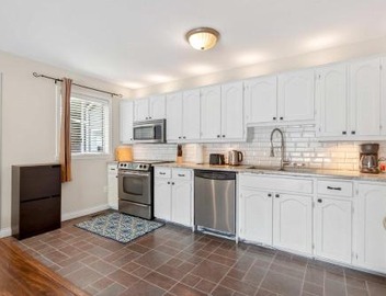 Surrey Two Bedroom Suite with Pool Access 4