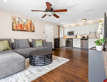 Surrey Two Bedroom Suite with Pool Access 3