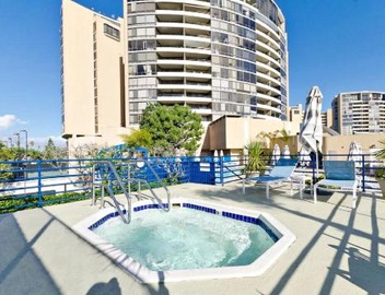 Three Bedroom Residence with Panoramic Water Views 3