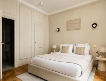 Arc de Triomphe Luxury 3 Bed 3,5 Bath 2