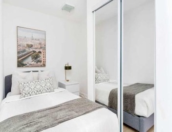 Downtown condo Steps to Entertainment District 3
