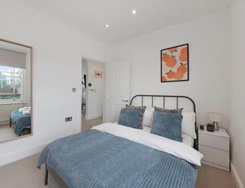 Gillespie Road Apartment by MoreThanStays 3