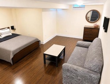 Affordable Spacious Private Suite & Ensuite Bath & Free Parking Near Toronto Pearson Airport 5