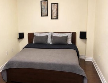 Spacious Affordable Private Suite & Ensuite Bath & Free Parking Near Toronto Pearson Airport 3