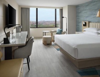 Toronto Airport Marriott Hotel 2