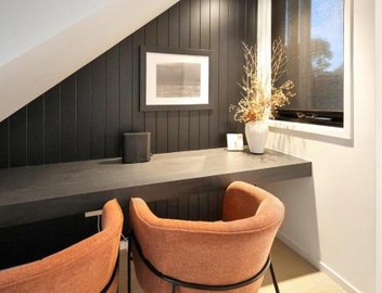 Beach Luxury On The Park - Brand New 2 bedroom 3 Bathroom Carport Shops 100m Beach 500m Aircon Heating Gas fireplace WIFI 5