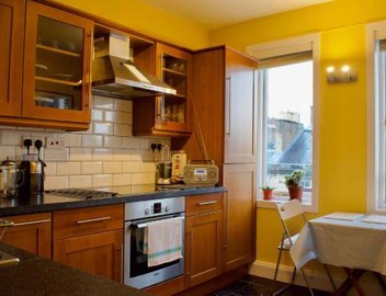 Sophisticated Edinburgh Apartment in City Centre 2