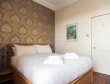 Sophisticated Edinburgh Apartment in City Centre 4