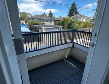 Private 3BR 2BA Laneway Home and Parking 5