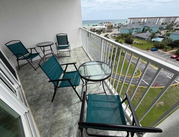Top Floor King Studio w Gulf & Sound Views 4