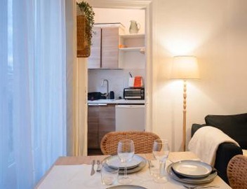Cozy 1BR Montmartre 4 ppl 2