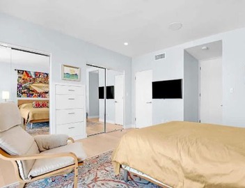 Two Bedroom Modern Apartment with Spacious Layout 2