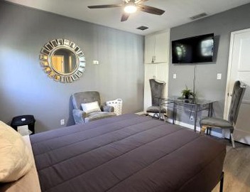 Cozy Hollywood Studio with Kitchenette near Hollywood Sign and Walk of Fame 4