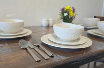Sky High Luxe Stay 2BR-2BA Near Square One With Lake View, Gym, Pool & Parking 5