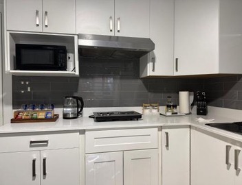 Vancouver Nest Cozy Private 2BR Retreat and Extra Room - Sleeps 6 3
