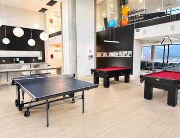 AfterGlow Luxury Downtown 2BR Near Cruise Port & BC Place 5