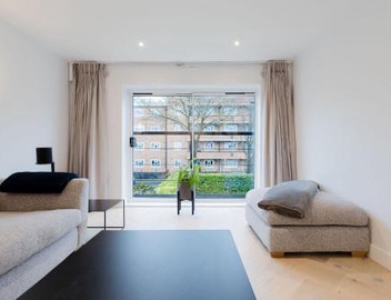 Sleek 2BDR City Retreat in South West London 4