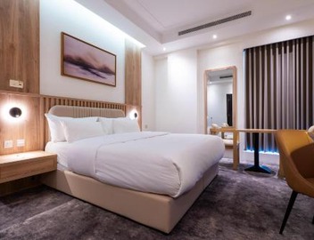 BEST DAY Hotel & Resort HIRA 5