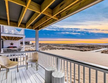 Stunning Bay Views | Beach Access - Deck - Parking 3