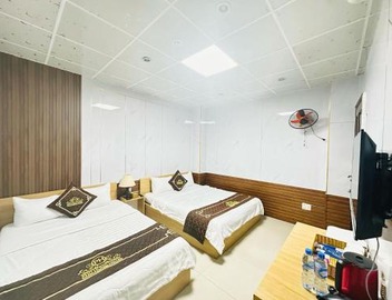KHÁCH SẠN PHÚ HƯNG 4