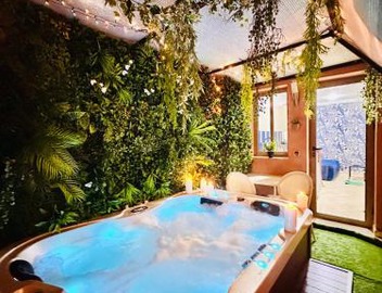 Majorelle blue SPA retreat 5