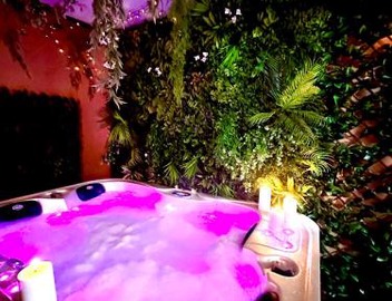 Majorelle blue SPA retreat 4