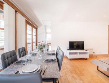 BnBNova - 2BR 2BA Penthouse with Terrace - Heart of Holborn 4