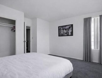 Spacious 2 Bedroom 2 Bathroom Unit Great Location 4