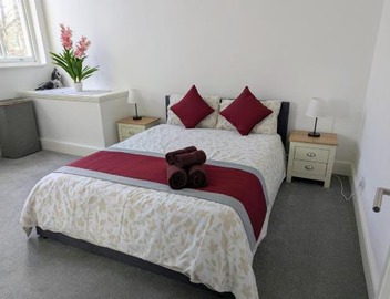 2 Bedroom House with Garden and Free Parking -10 min to London Bridge and near Lewisham Hospital 2