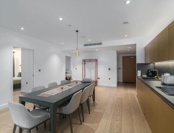 City view 3 bed hotel style apartment, Kings Cross 3