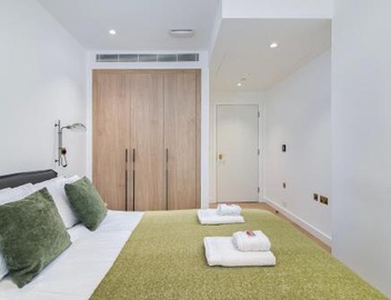 City view 3 bed hotel style apartment, Kings Cross 2
