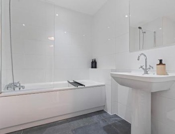 1BR Sleeps 6 - Secure Parking - 15 Mins to Ctrl London 2
