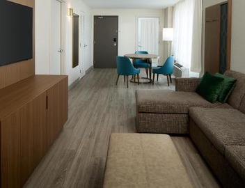 Holiday Inn & Suites Montreal Airport by IHG 3
