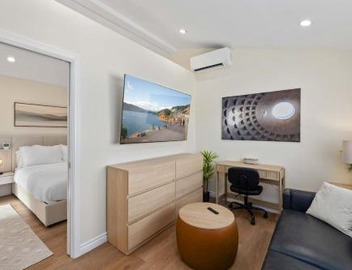 Luxury 1BR Suite Kitchen, Fireplace, Laundry, BBQ 5