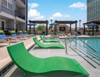 Boulevard Stays Midtown 1BR Pool Gym Parking 05 4