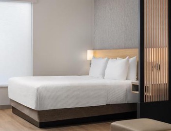 Hyatt Place Toronto Airport 3