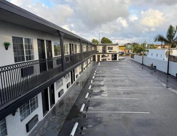 The Atlas Inn & Suites LAX 2