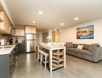 Fabulous and Spacious 2 level LOFT with Pool GyM Parking 4