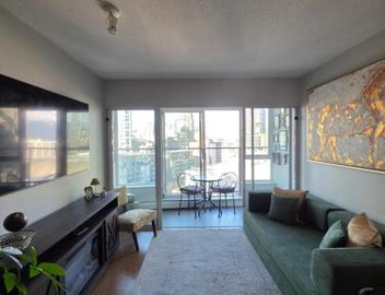 Charming Abode Downtown Vancouver 2