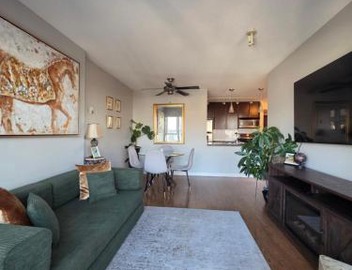Charming Abode Downtown Vancouver 4