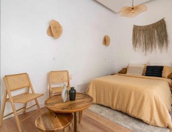 A modern renovated apartment near Metro Line 2 4