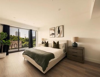The Velvet Coast - Grand 3BR Artistic Haven 2