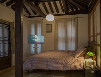 30 seconds from Dongmyo Station Private Hanok Exclusive use DDP Cheonggyecheon Dongdaemun Selected as an excellent hanok Maximum 5 people 5