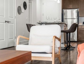 Virelli Apartments Upscale King Suite in the Heart of Orlando w Pool 2
