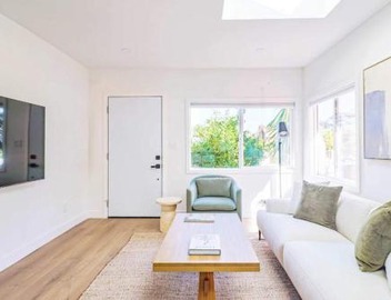 Modern 5BR Mid-City Retreat 3