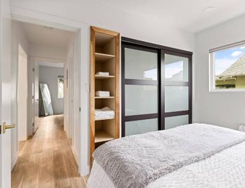 Modern 2 Bedroom Apt. 2