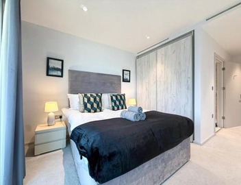 3BDR Kings Cross Apt with 2 Balconies, Workspace, Wi-Fi near St Pancras & Camden by Staylio London 5