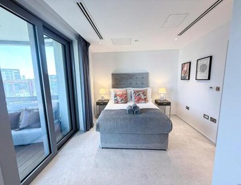 3BDR Kings Cross Apt with 2 Balconies, Workspace, Wi-Fi near St Pancras & Camden by Staylio London 2