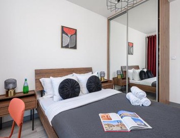 Lumina I 2BR Apart near Centrum Praskie Koneser I Parking I Balcony 2