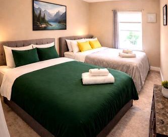 Grand DC Group Retreat Sleeps 22 6BR 14 Beds 2 Living Rooms Free Parking 3
